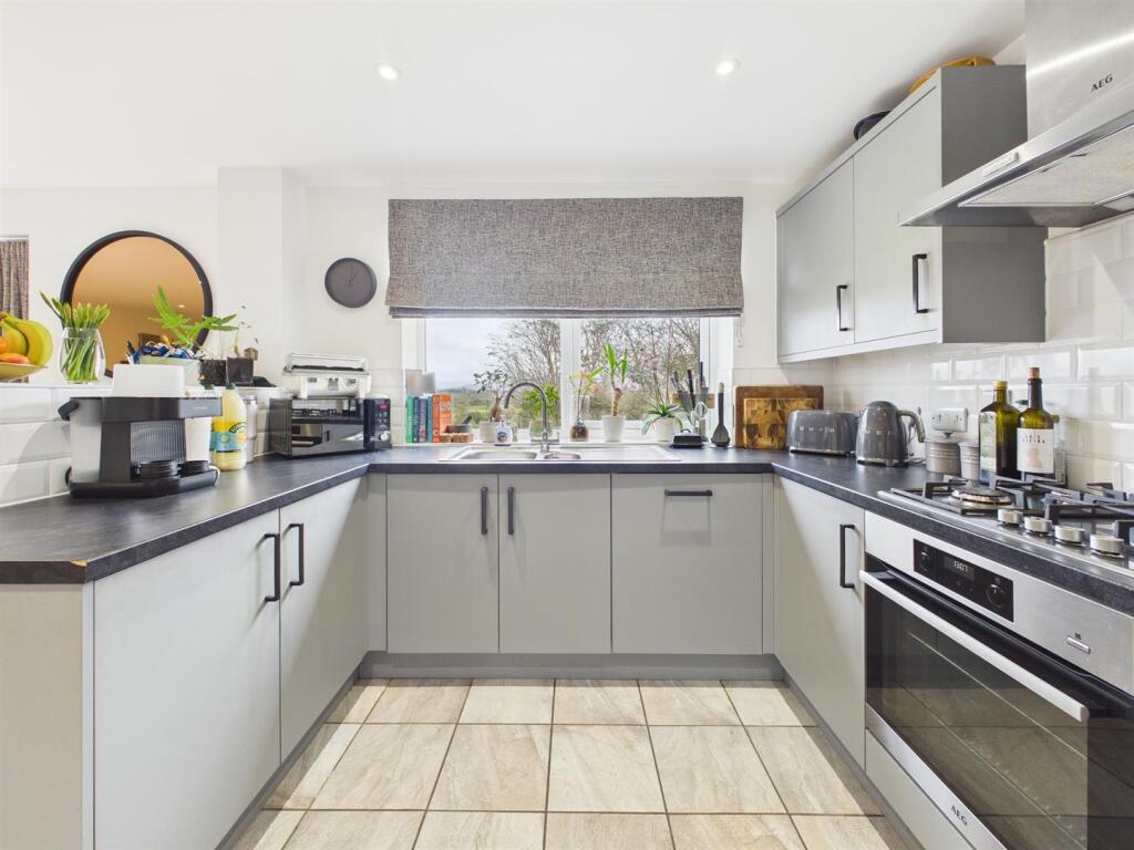 House in Tewkesbury, Minsterworth - More