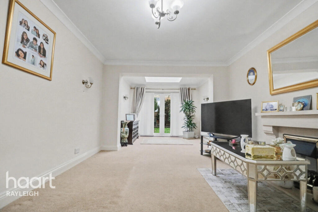 House in Southend-on-Sea - View 3