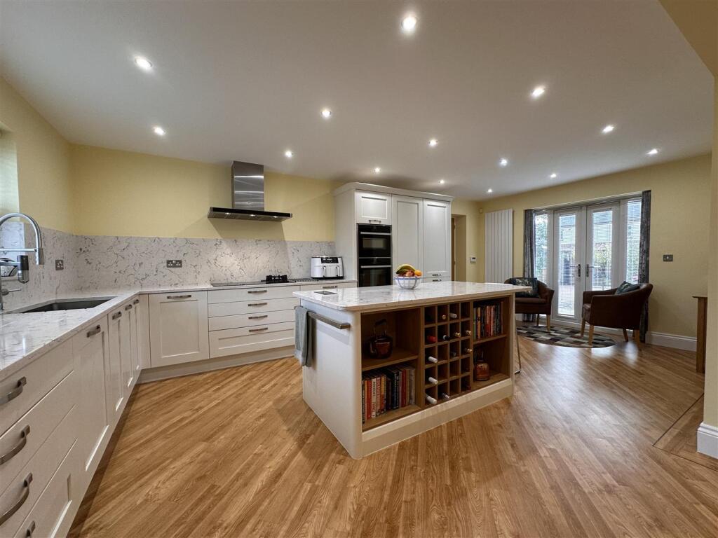 House in Howden, East Riding of Yorkshire - View 3