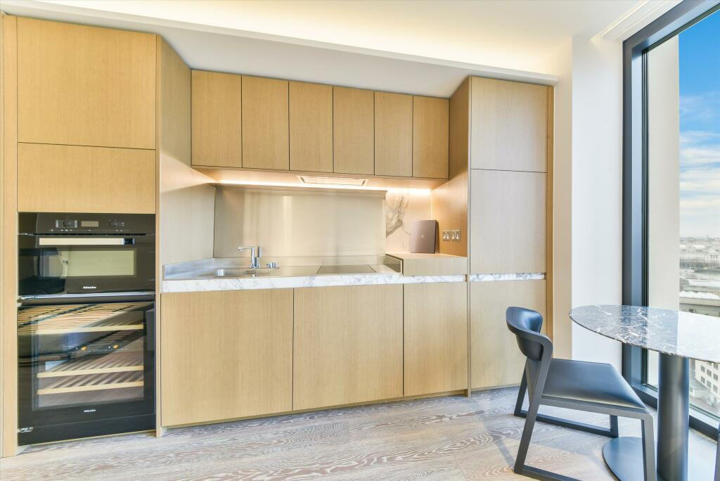Apartment in London - View 2