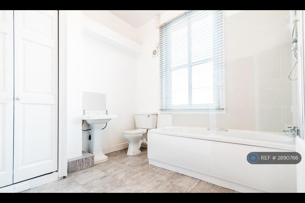 1 bedroom house share for rent