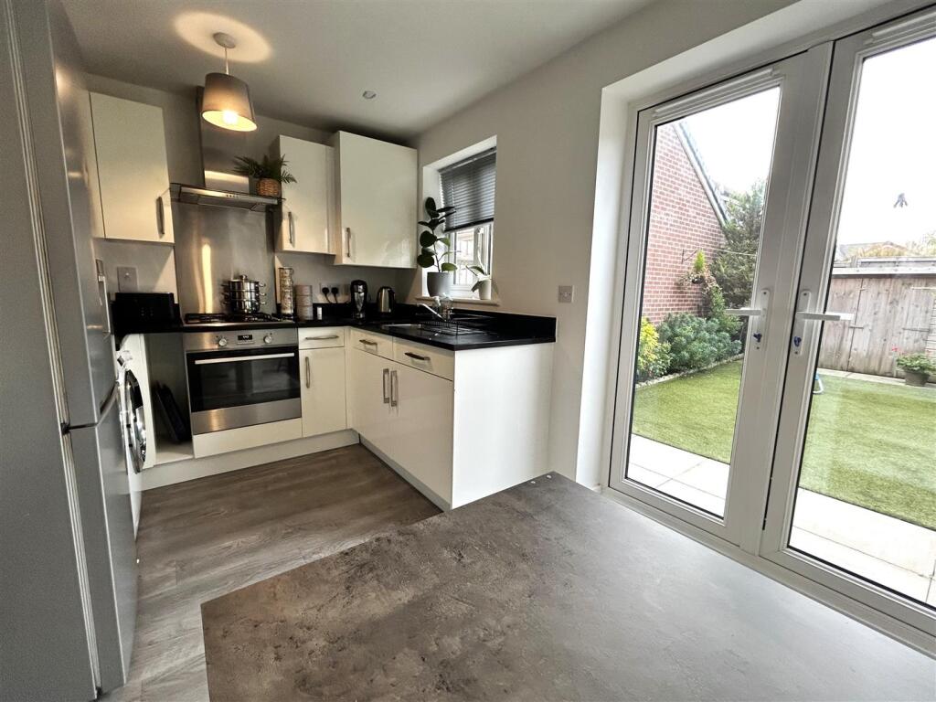 Beech Close, Chippenham photo 3