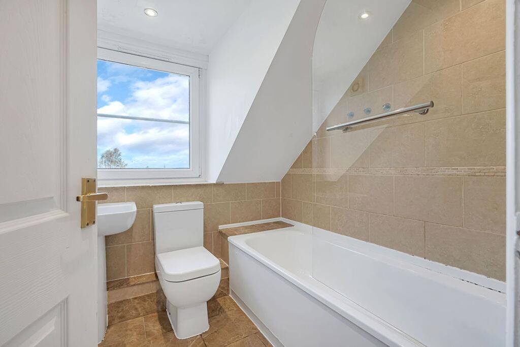 Lumb Brook Mews, Stockton Heath, WA4 photo 3