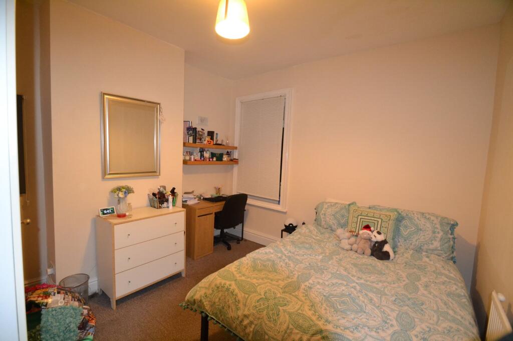 1 bedroom house share for rent