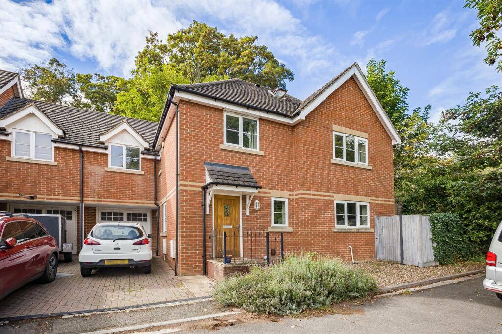 Main image of property: Knighton Close, Caversham, Reading