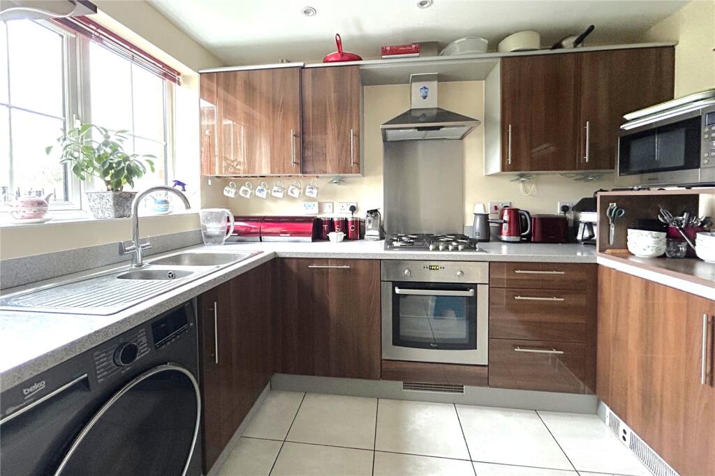 Hartley Wintney, Hook, Hampshire, RG27 photo 4