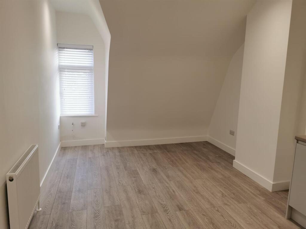 Apartment in Portsmouth - View 4