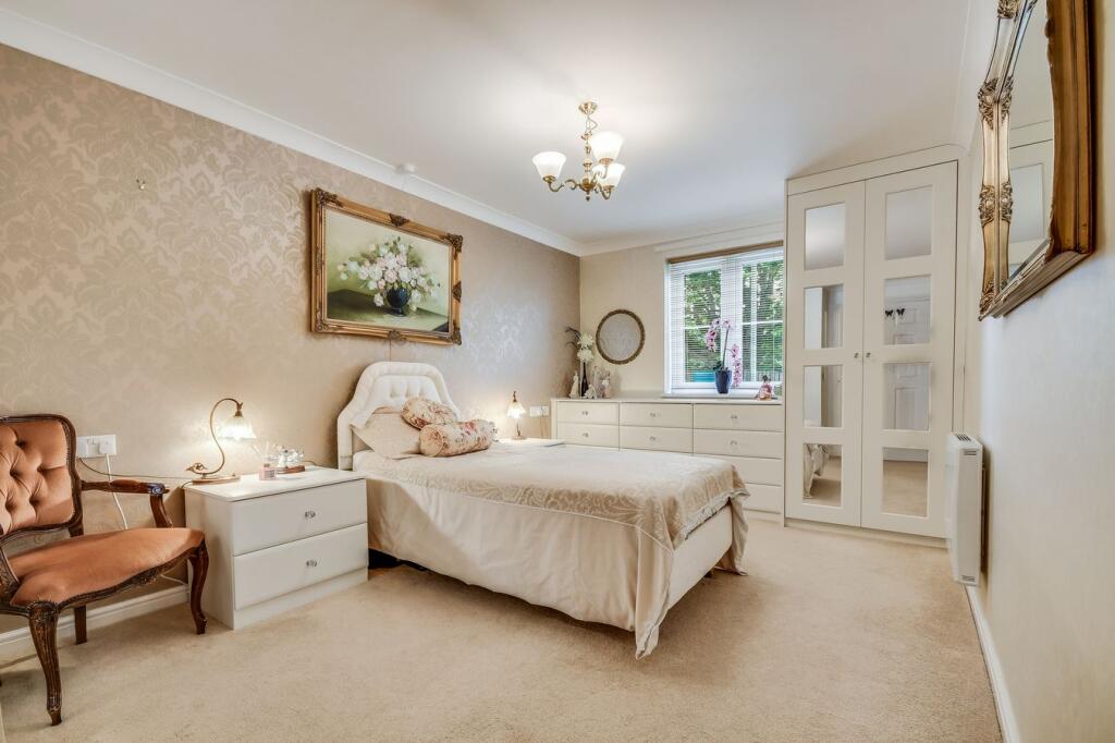 Apartment in Basildon, South Green, Great Burstead and South Green - View 4