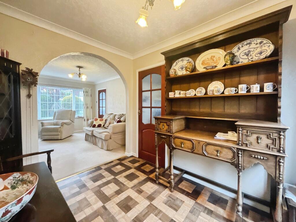 House in Mansfield, Nottinghamshire - View 4