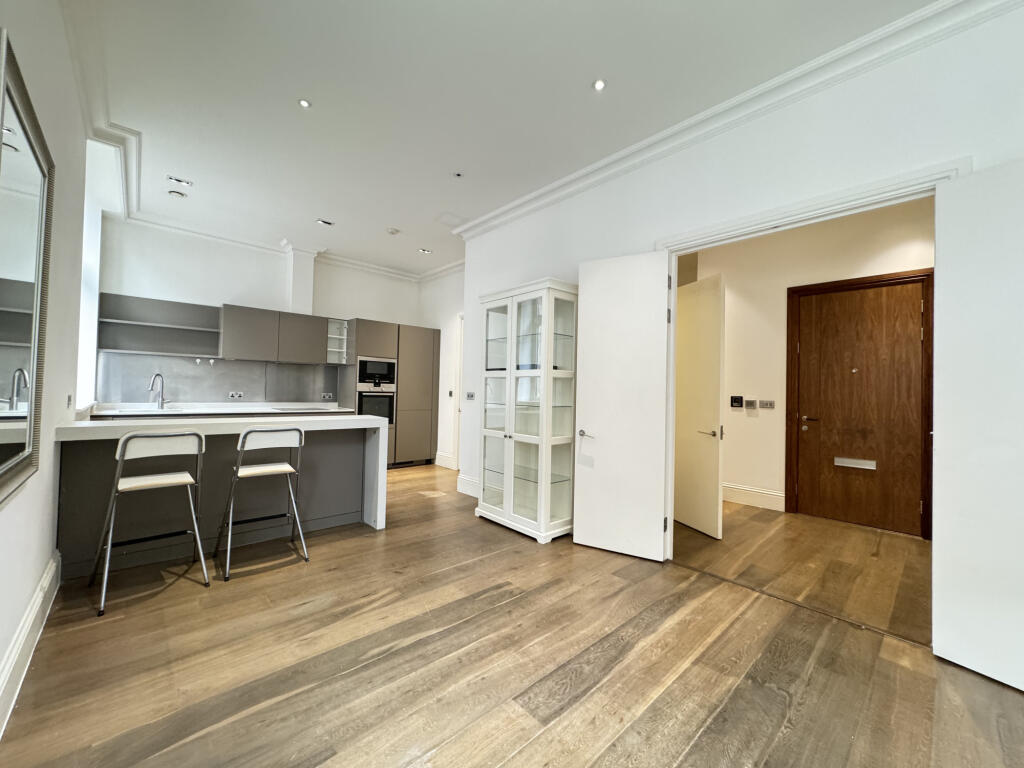 2-bed flat on 75 Leman Street, London, E1, £1,250,000