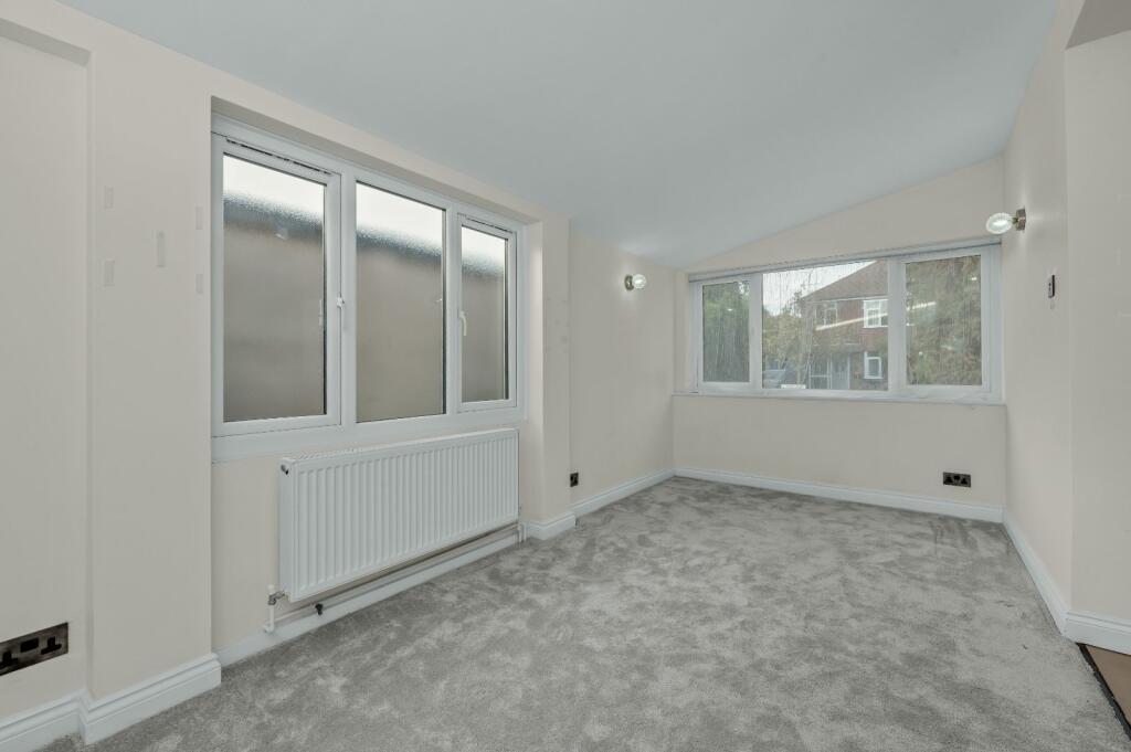 House in Elmbridge, Long Ditton - View 3