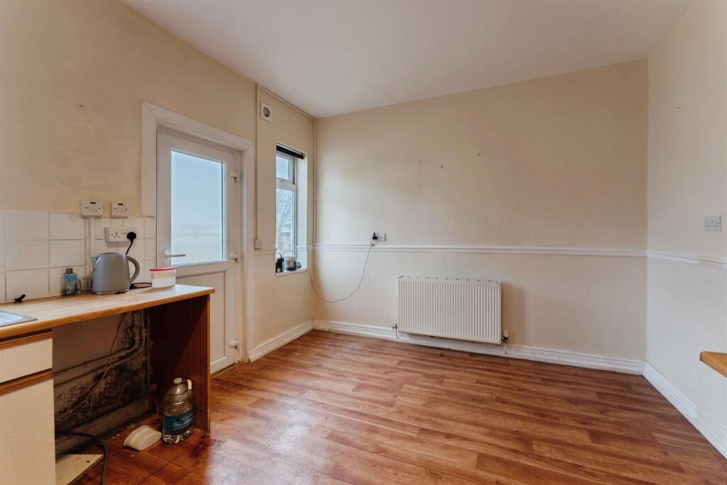 House in Chester, Ellesmere Port - View 4