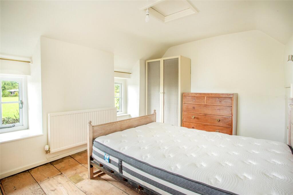 House in Gloucester - View 5