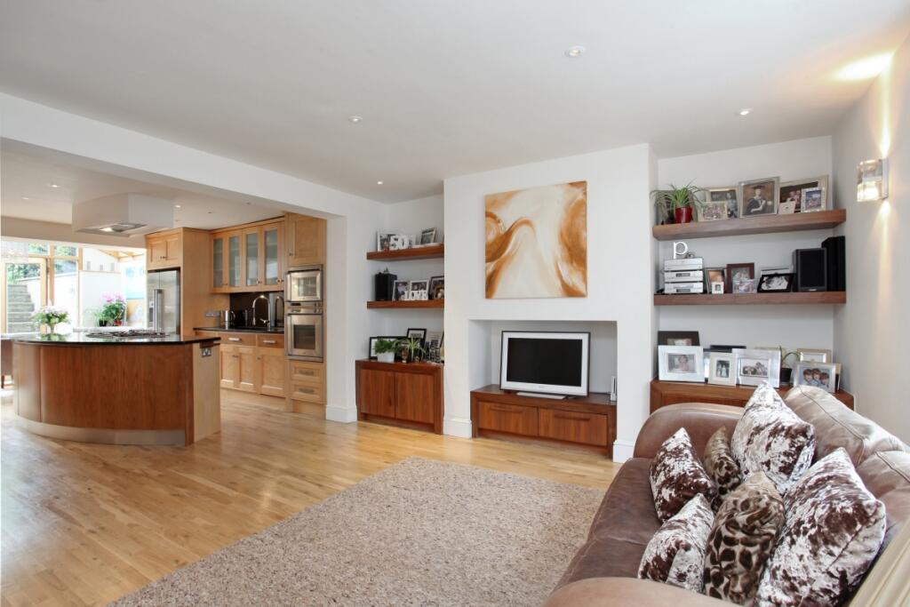 House in Slough - View 5