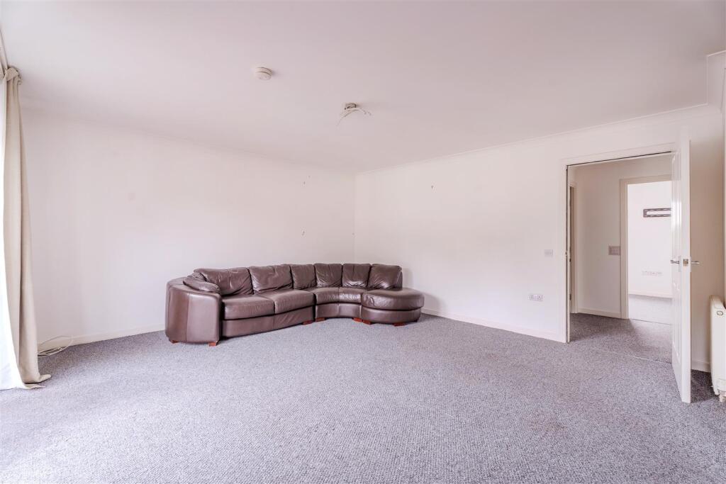 Apartment in Motherwell, Shieldmuir, Flemington - View 4