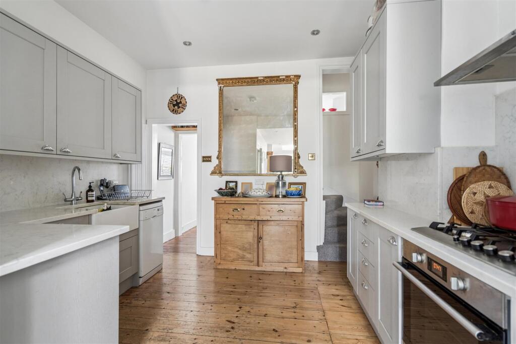 House in Watford - View 4
