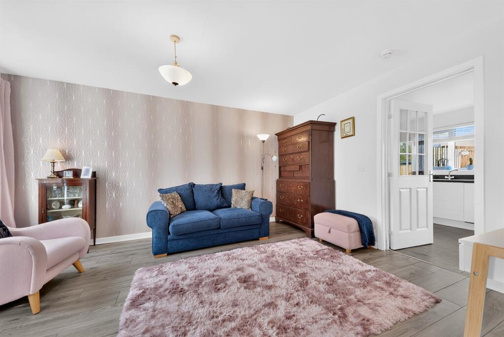 House in Glasgow, South Lanarkshire - View 4