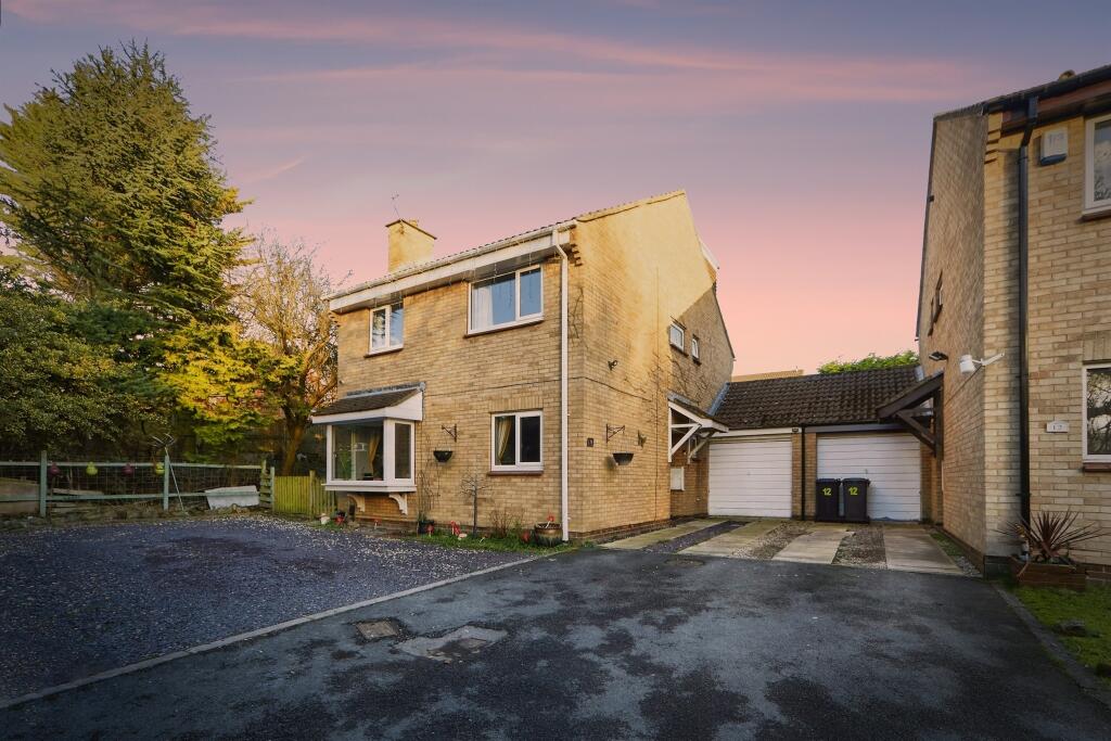 Main image of property: Aspen Mount, LEEDS