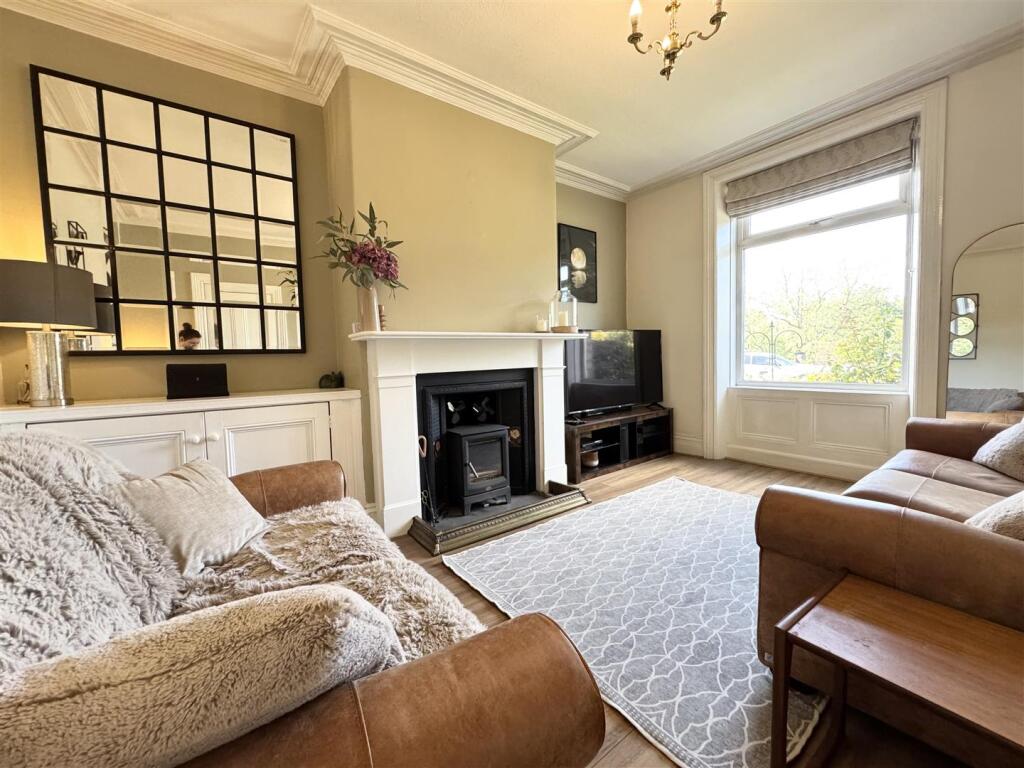House in Huddersfield - View 2