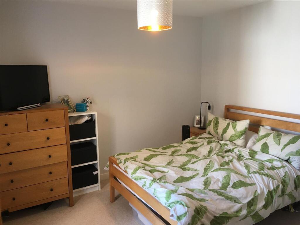 Apartment in Bristol - More