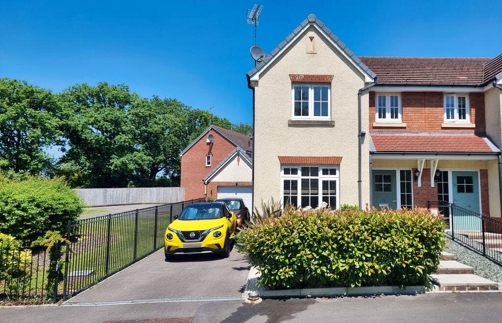 Main image of property: 17 Brynteg Green, Beddau, CF38 2QA