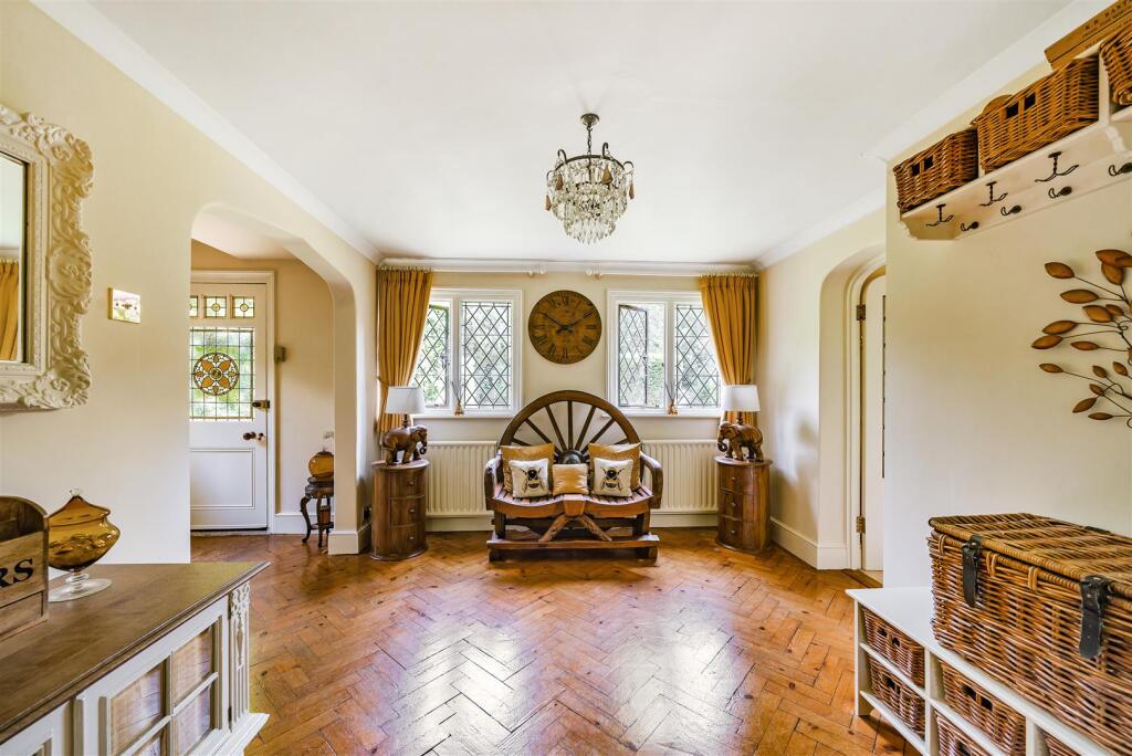 House in Slough - View 3