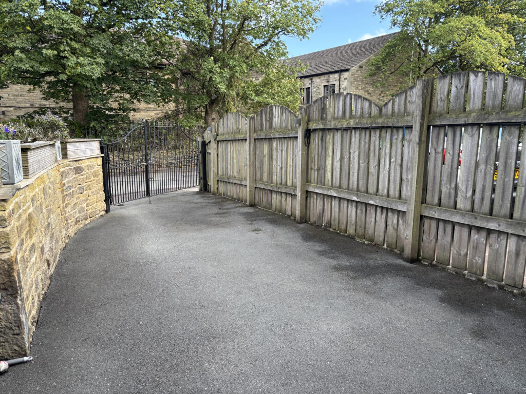 Main image of property: Hadrians Close, Huddersfield, West Yorkshire, HD3