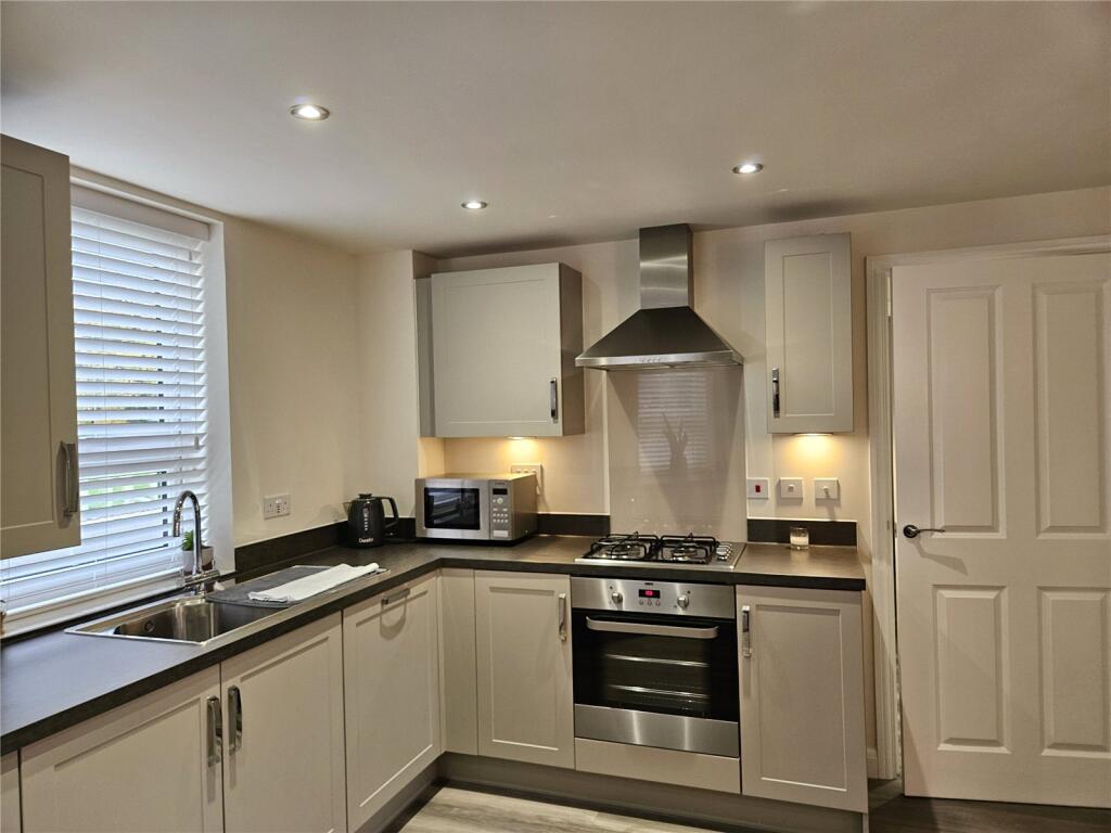 Greenbanks, Lower Stondon, Henlow, Hertfordshire, SG16 photo 4