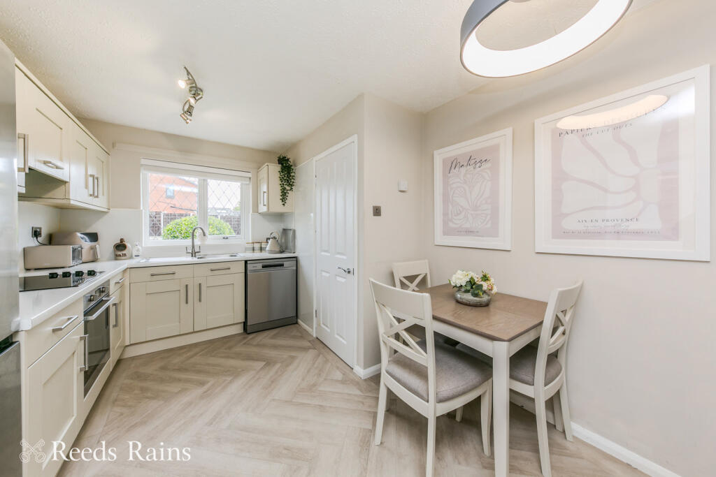 17, Harvest Road, Tytherington, Macclesfield, Cheshire, SK10 photo 4