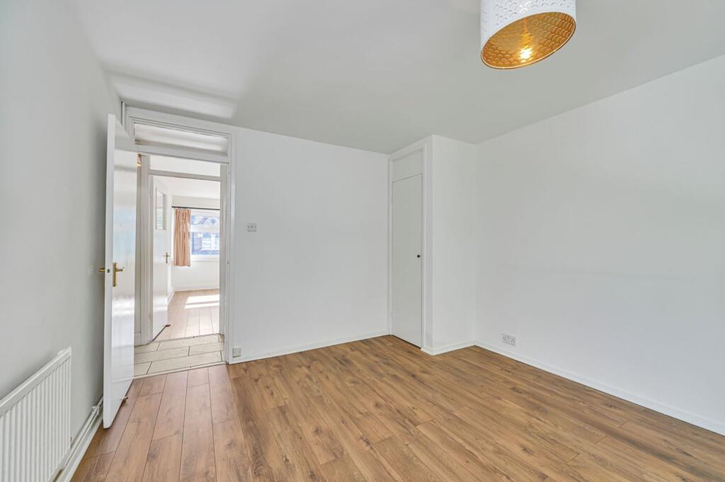 Apartment in London, Earlsfield - More