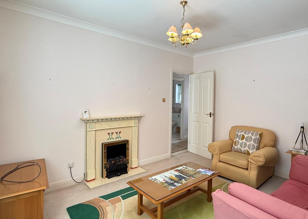 Tunsgate, Jarvis Lane, Steyning, West Sussex, BN44 3EZ photo 3