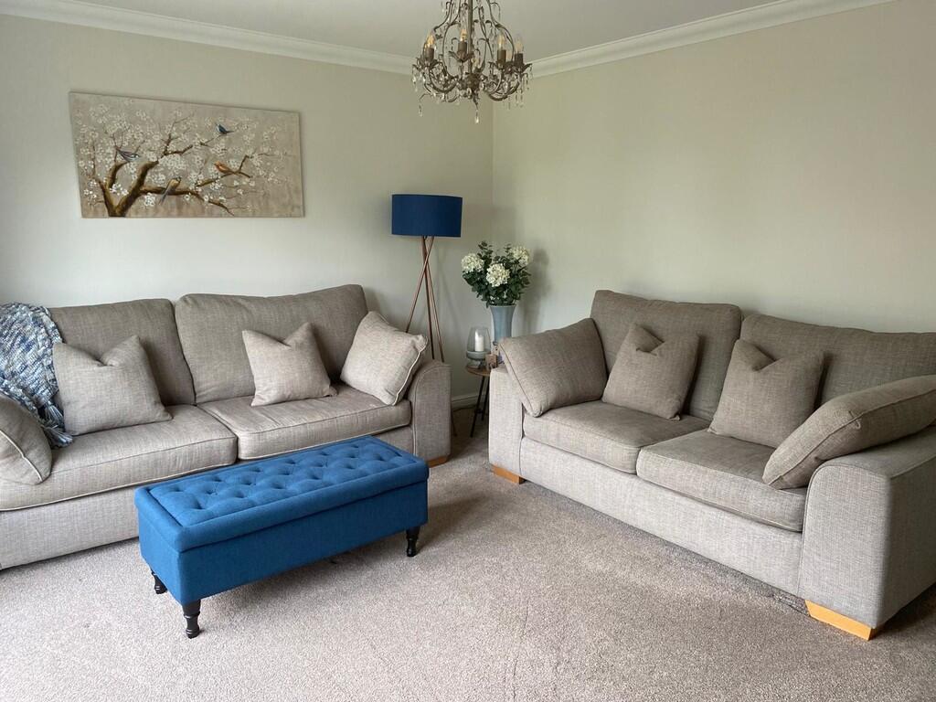House in Doncaster, Barnby Dun with Kirk Sandall - View 4
