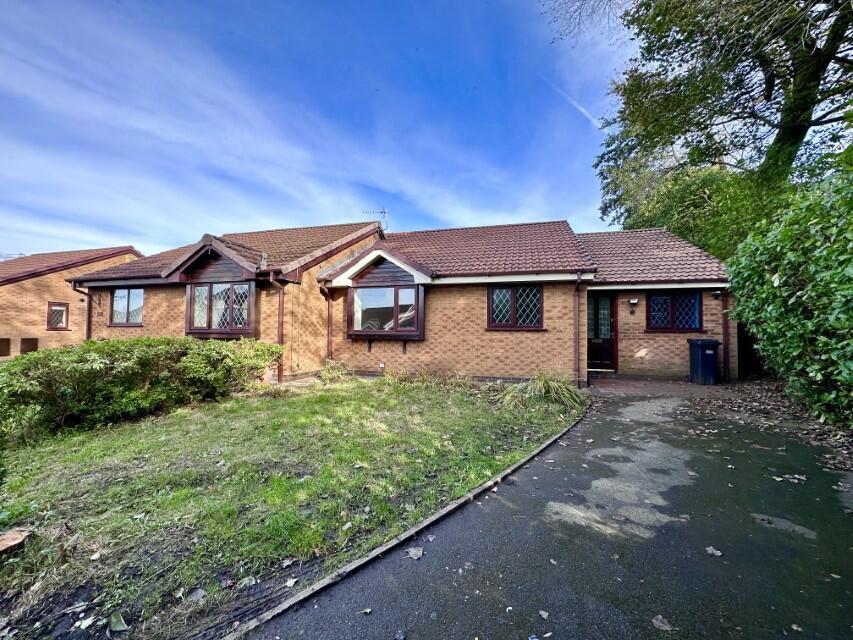 Main image of property: 7 Kennington Fold, Bolton, BL3 3EG