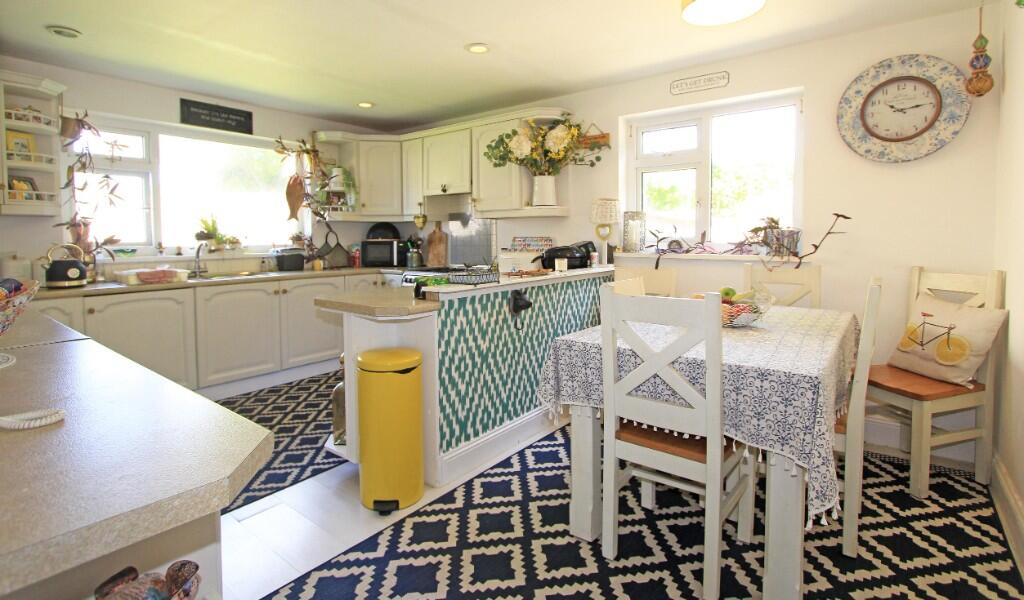 5 Les Chevaliers, Allee Es Fees, Alderney, Channel Isles, GY9 photo 4