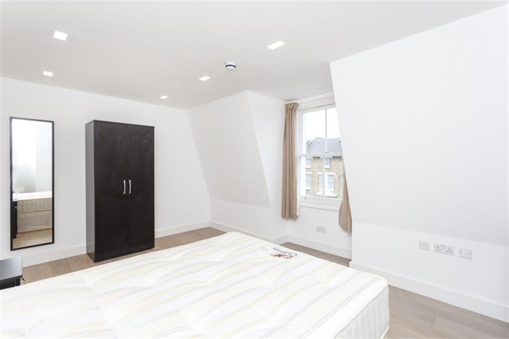 Main image of property: The Grove, W5