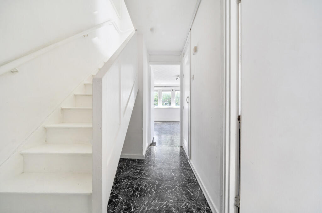 Apartment in Southampton - View 5