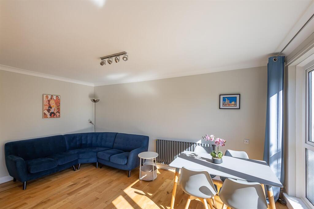 Lowick Court, South Gosforth, Newcastle upon Tyne photo 4