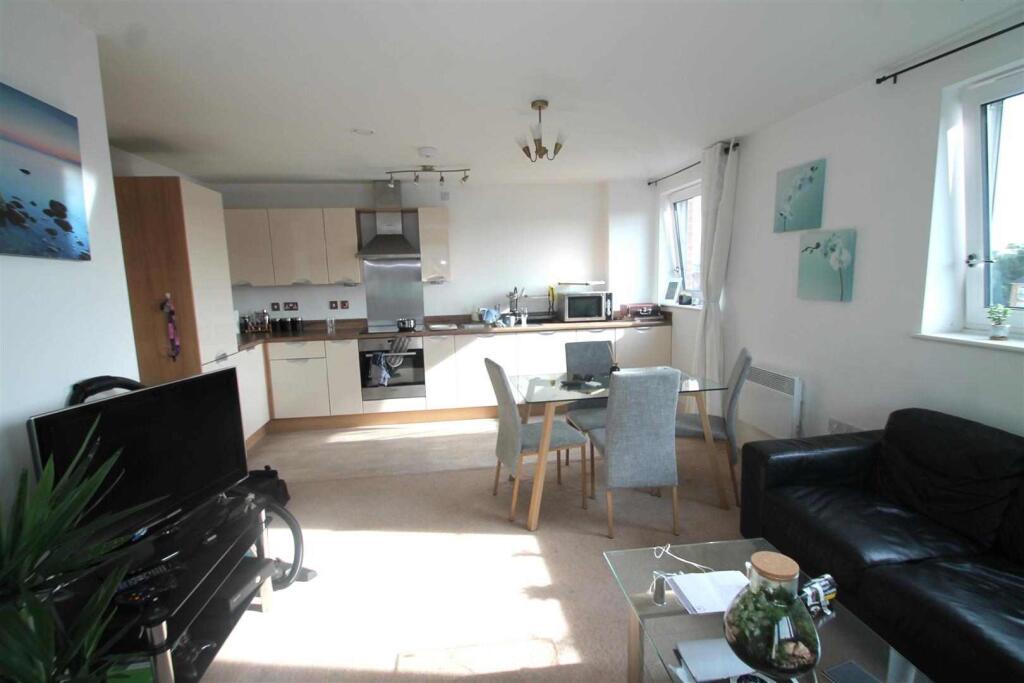 Apartment in Birmingham, West Midlands - View 2