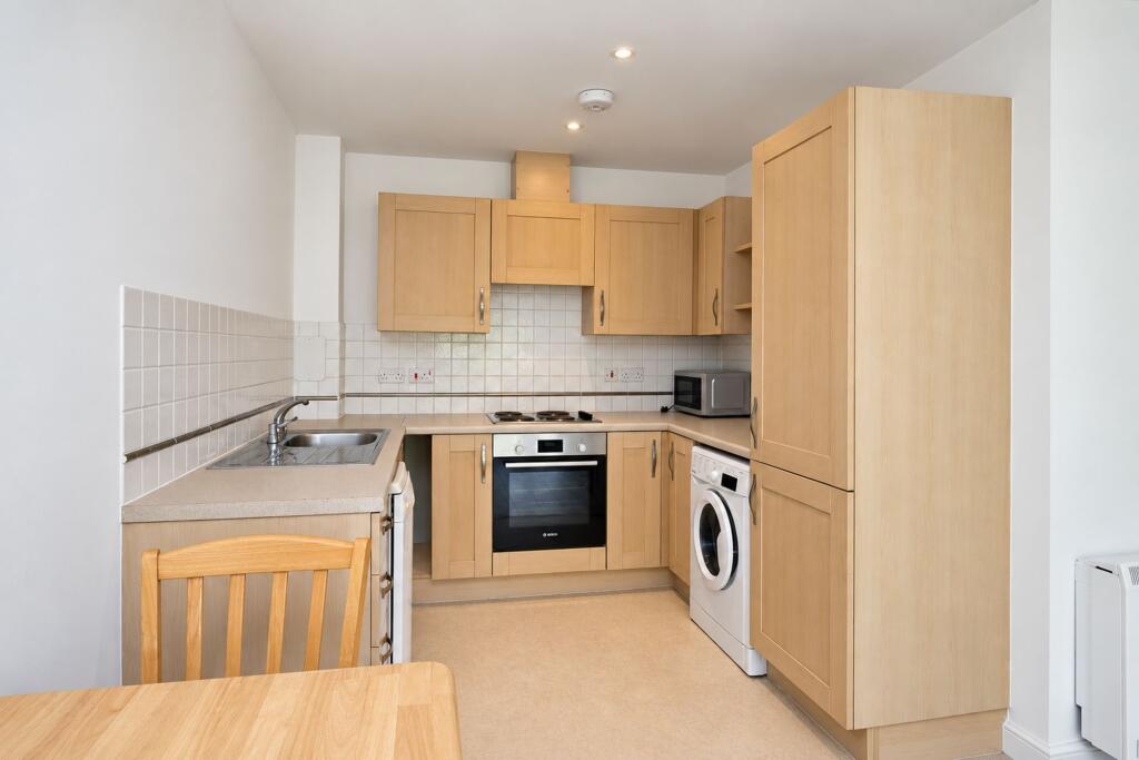 Apartment in Watford - View 4