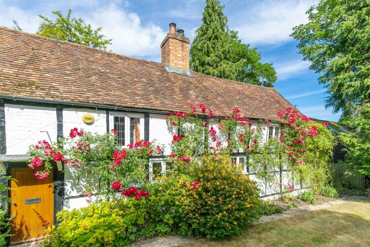 Main image of property: The Row, Wotton Underwood