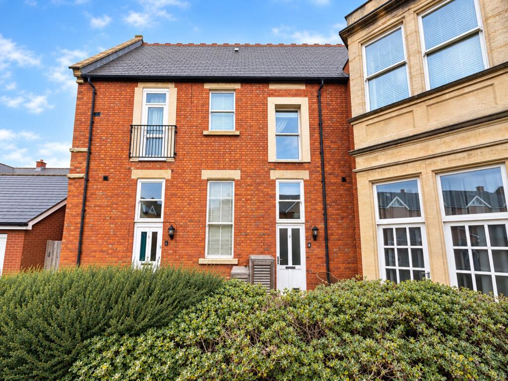 House in Swindon, Eastcott, South Swindon