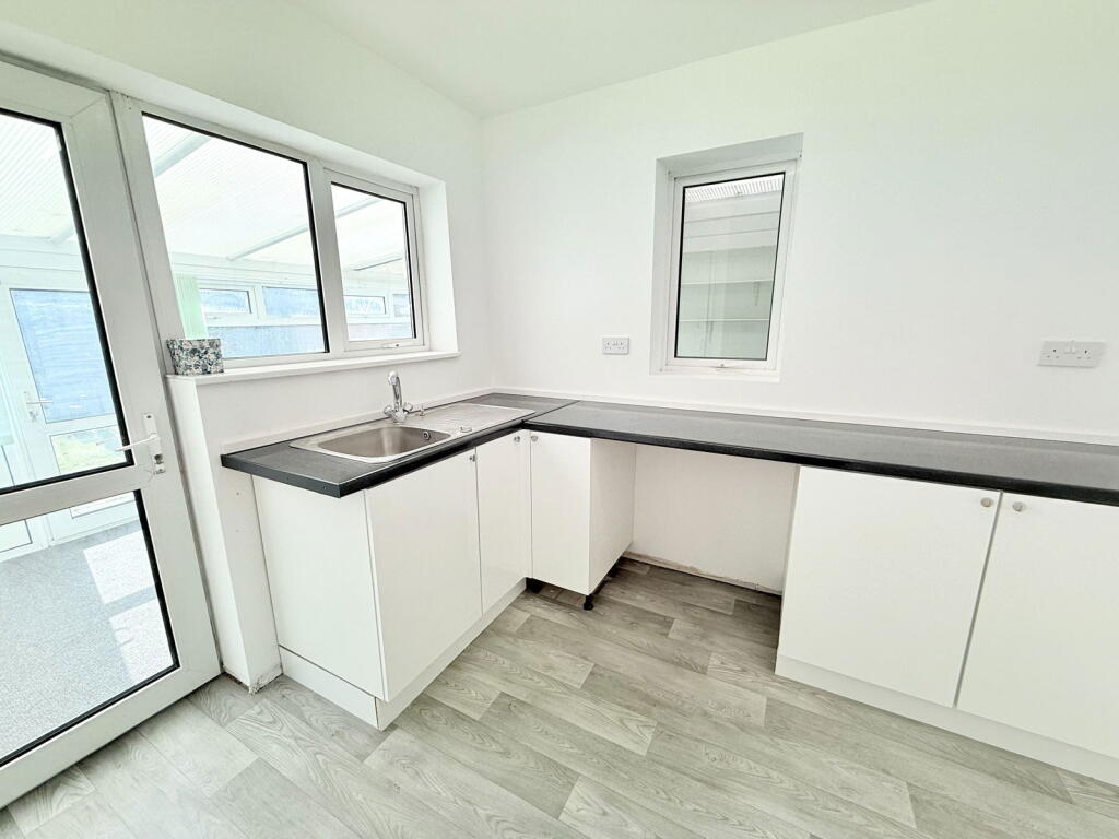 Thornyfield Road, Shirley photo 3