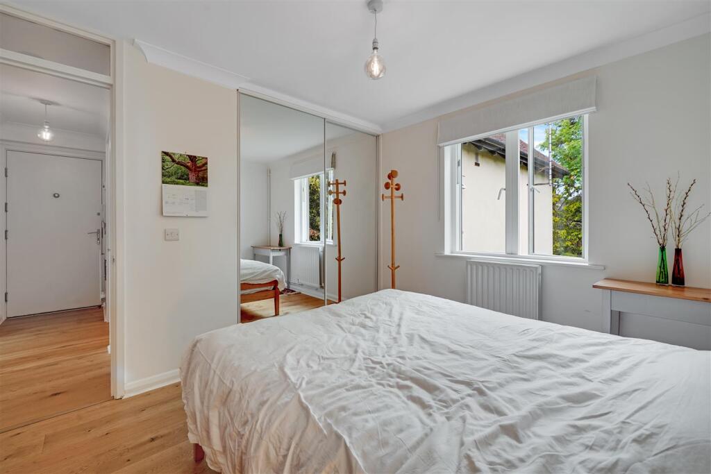 Apartment in London - More
