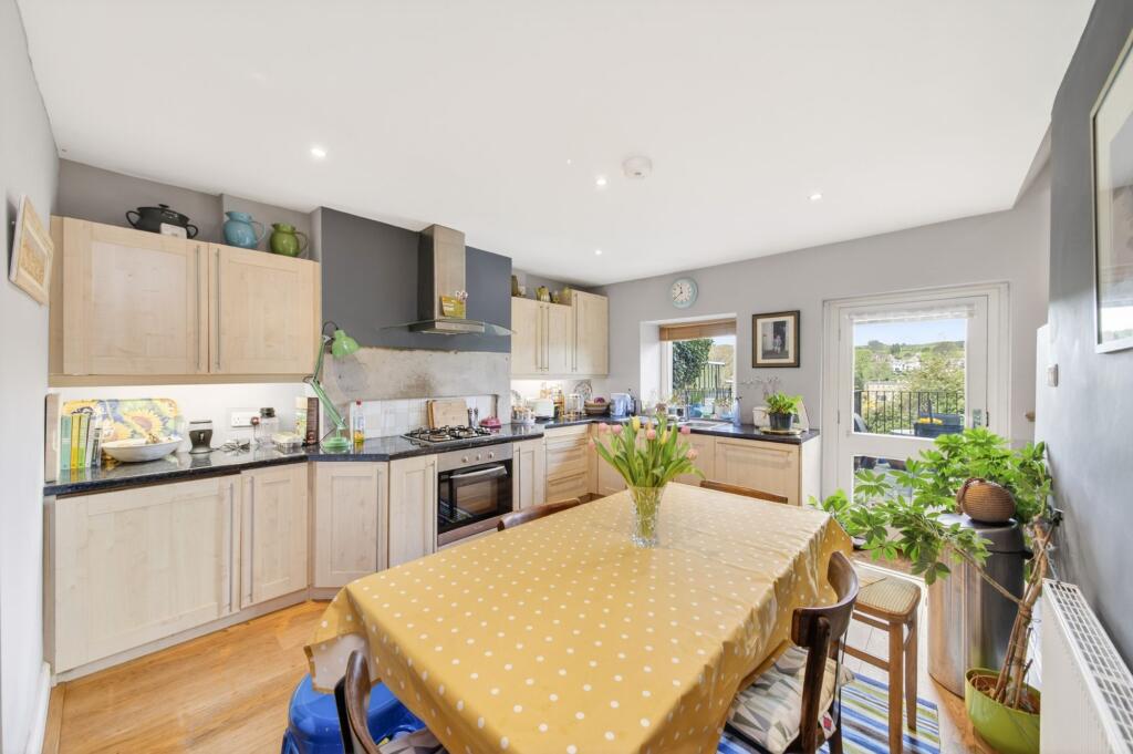 Miry Lane, Thongsbridge, HD9 photo 2