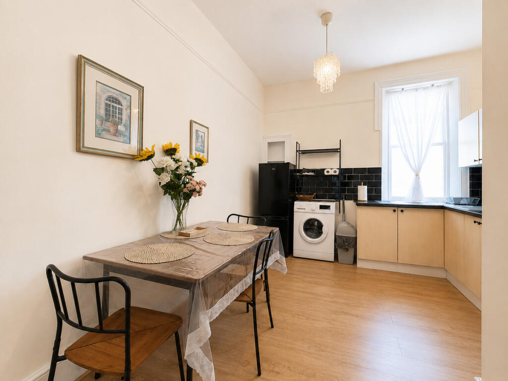 Apartment in London - View 5