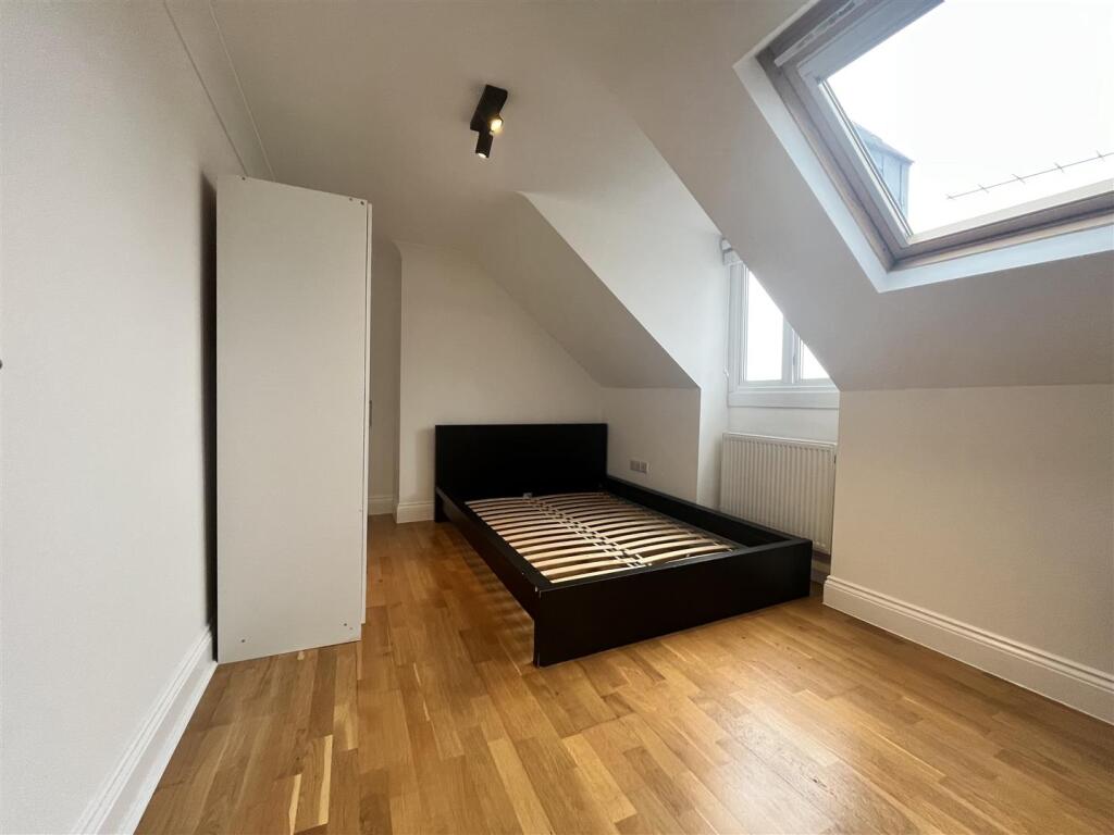 Apartment in London - More