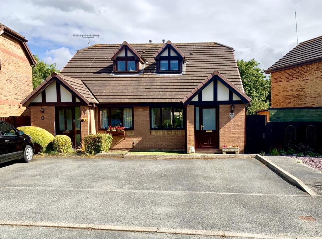 Main image of property: Chapelfield, Deganwy, LL31 9BF