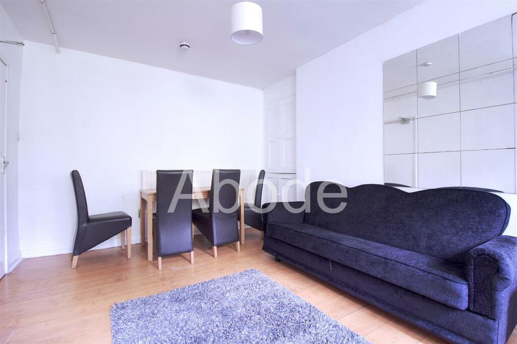 6-bed house on 31 Chestnut Avenue, £3,120/mo