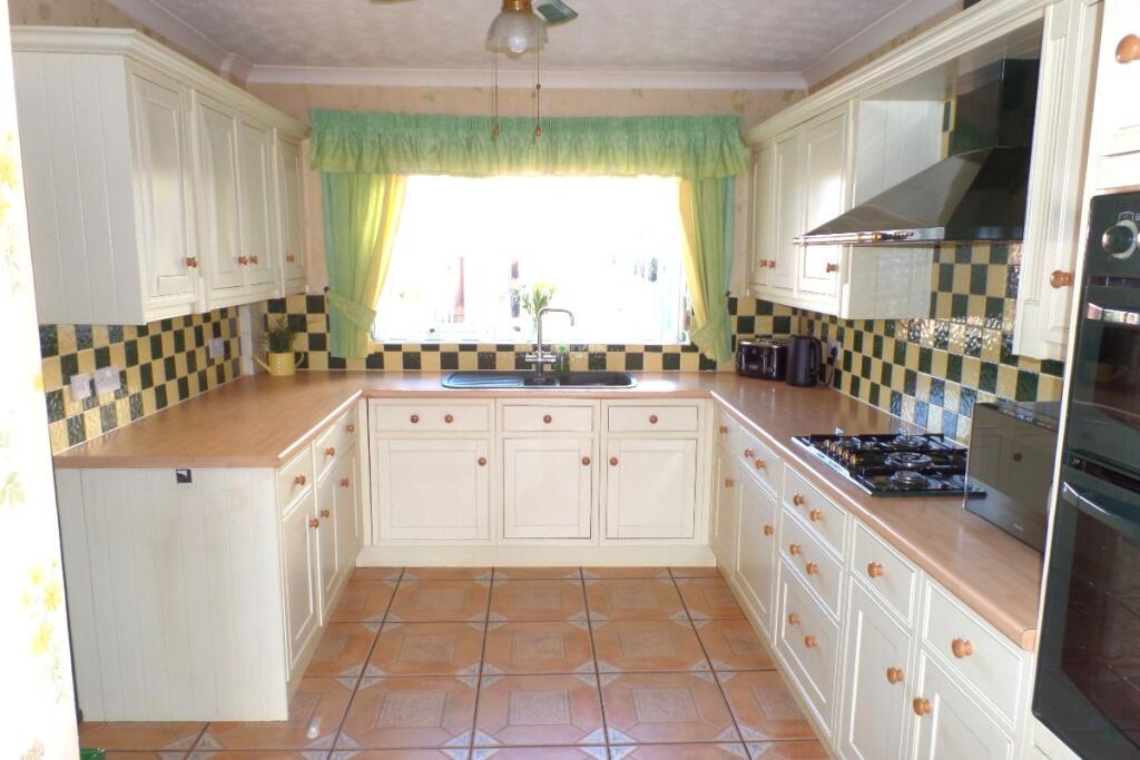 House in Cardiff, Bryncyn, Pentwyn - View 2