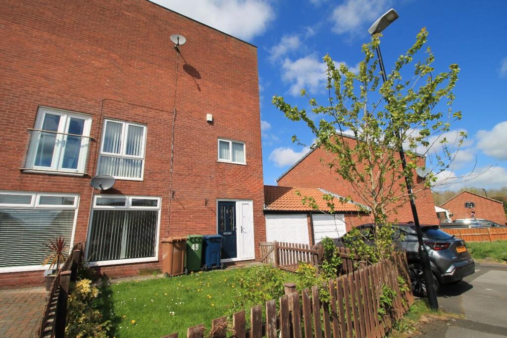 Main image of property: Stanhope, Oxclose, Washington, Tyne and Wear, NE38
